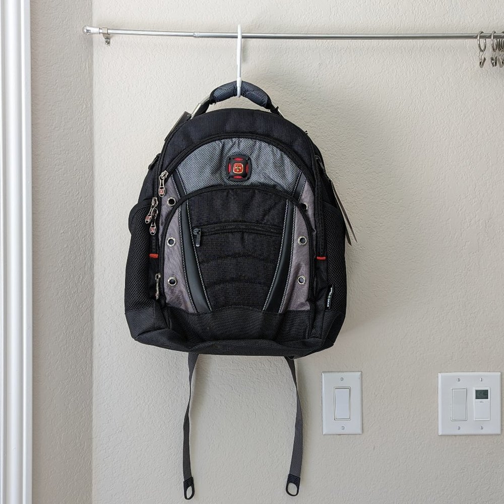 *NEW* SwissGear Synergy 16" Laptop Backpack NWT